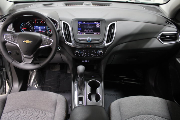 Used 2024 Chevrolet Equinox LT FWD image 2
