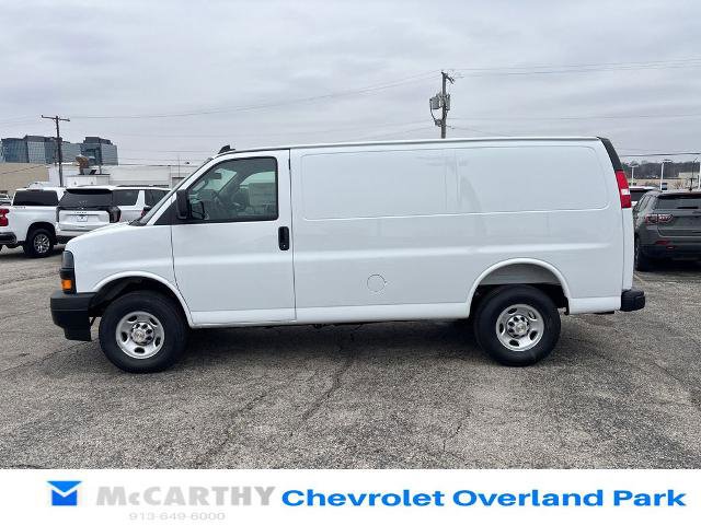 New 2025 Chevrolet Express 3500 RWD 3500 135 w/ Driver Convenience Package image 2