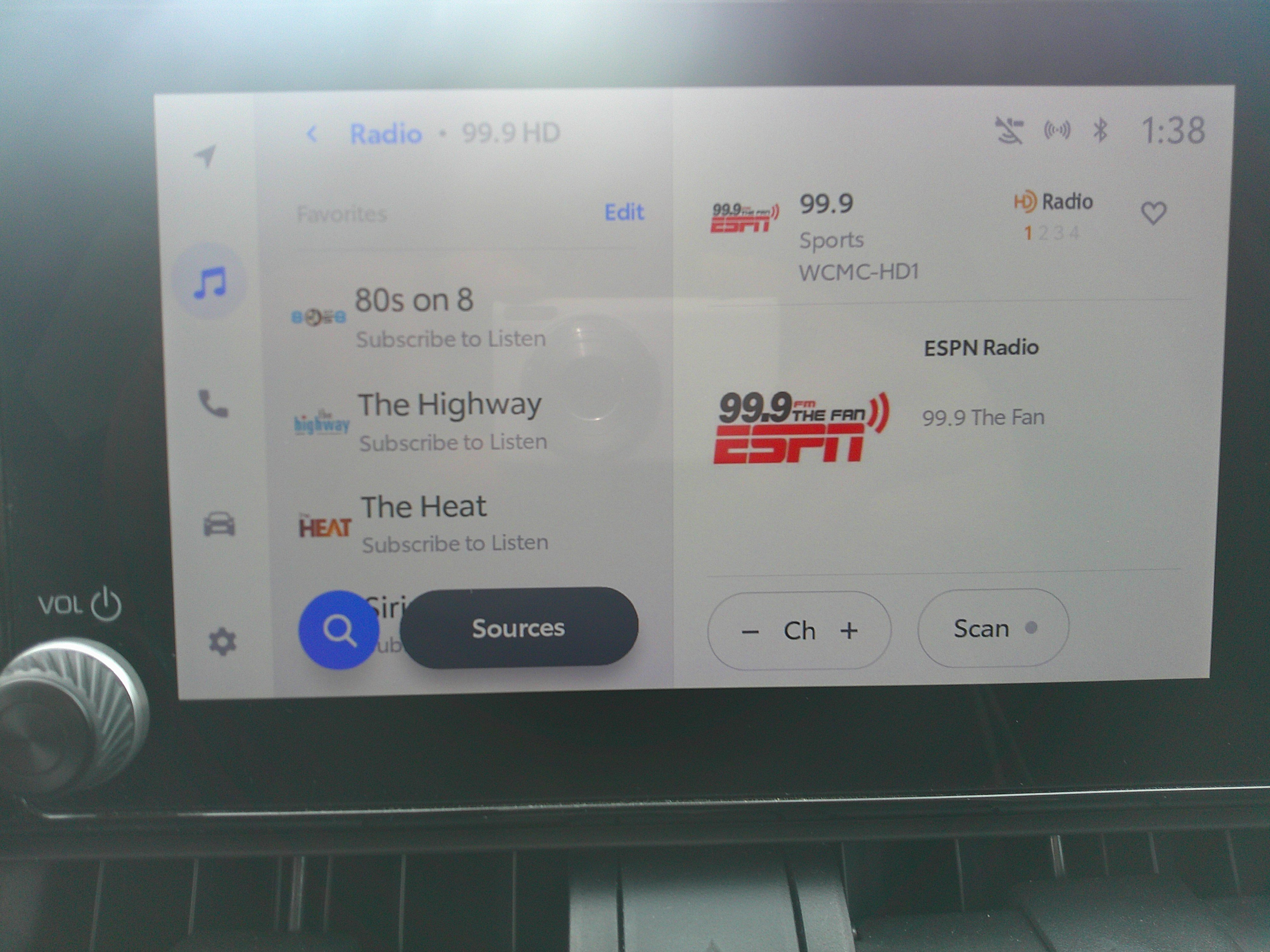 Used 2023 Toyota RAV4 LE image 28