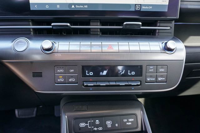 Used 2024 Hyundai Kona Limited image 23