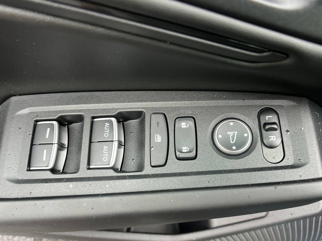 Used 2023 Honda Accord EX image 12