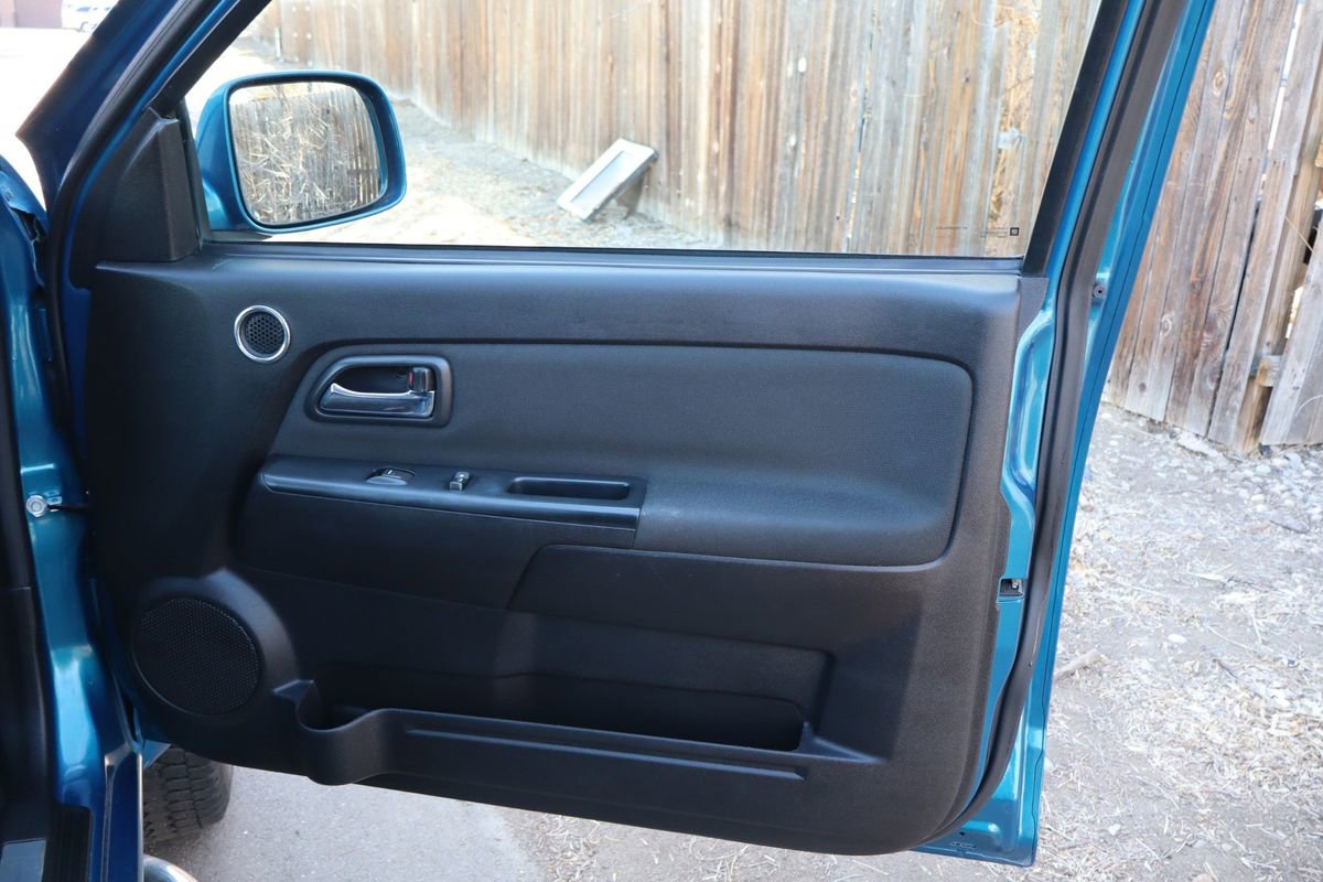 Used 2011 GMC Canyon SLE image 25