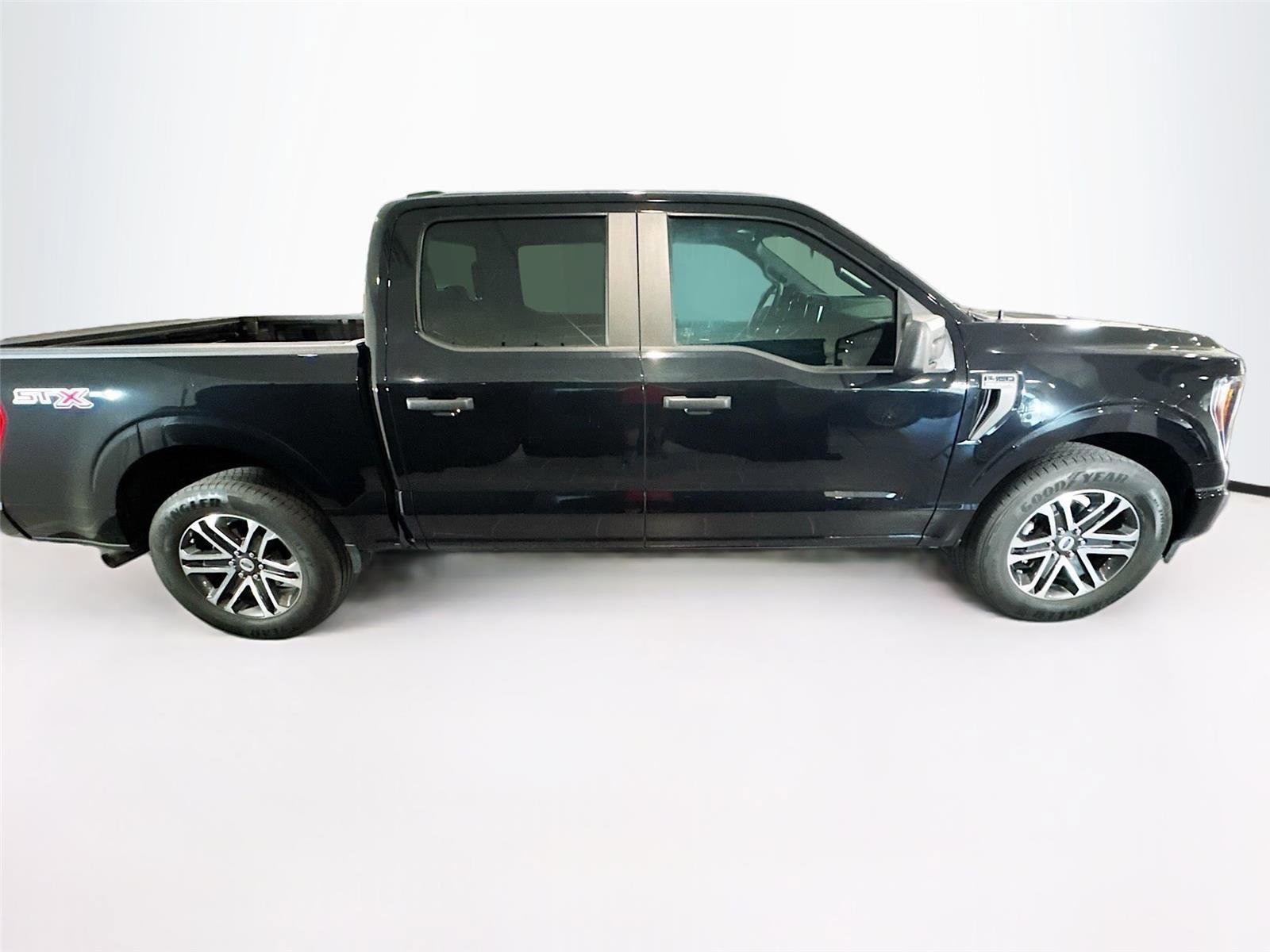 Used 2023 Ford F150 XL w/ STX Appearance Package RWD image 5