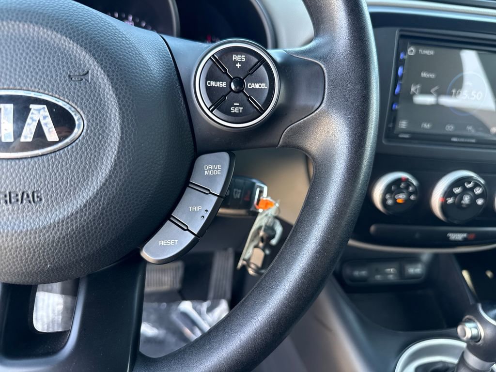 Used 2018 Kia Soul Base image 16
