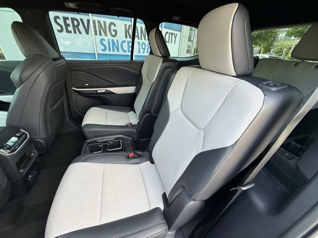Used 2024 Lexus TX 500h AWD w/ Technology Package image 29