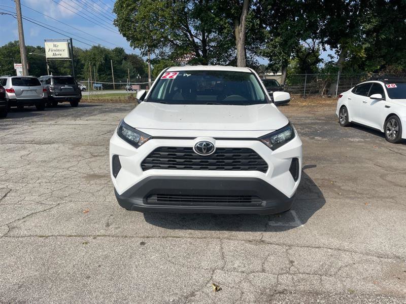 Used 2022 Toyota RAV4 LE FWD image 2