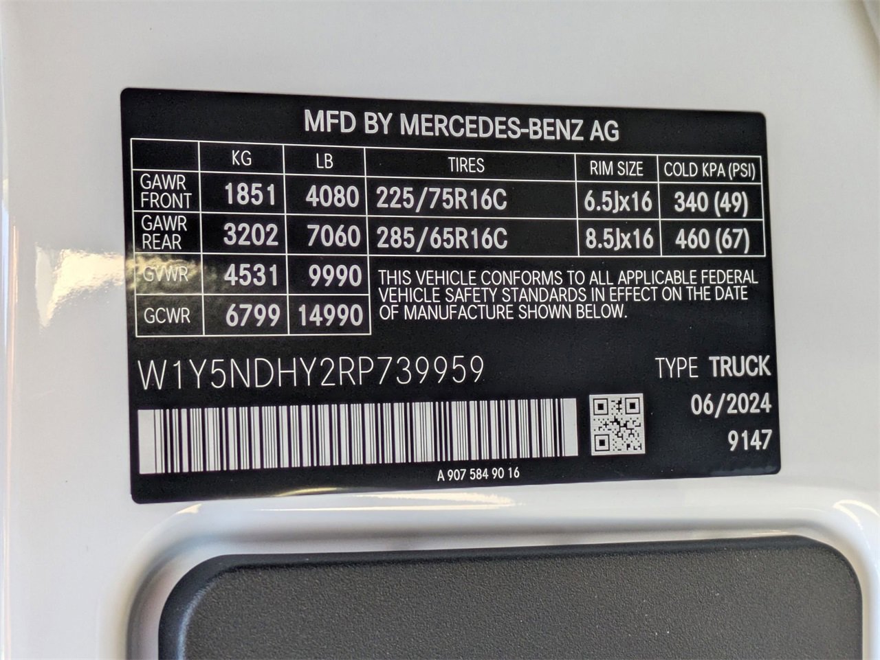 Used 2024 Mercedes-Benz Sprinter 3500 image 16