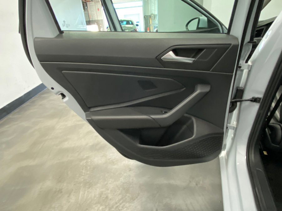 Used 2019 Volkswagen Jetta SE image 42
