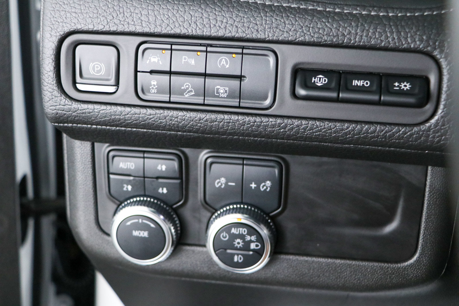 Used 2023 GMC Yukon Denali AWD/4WD image 23