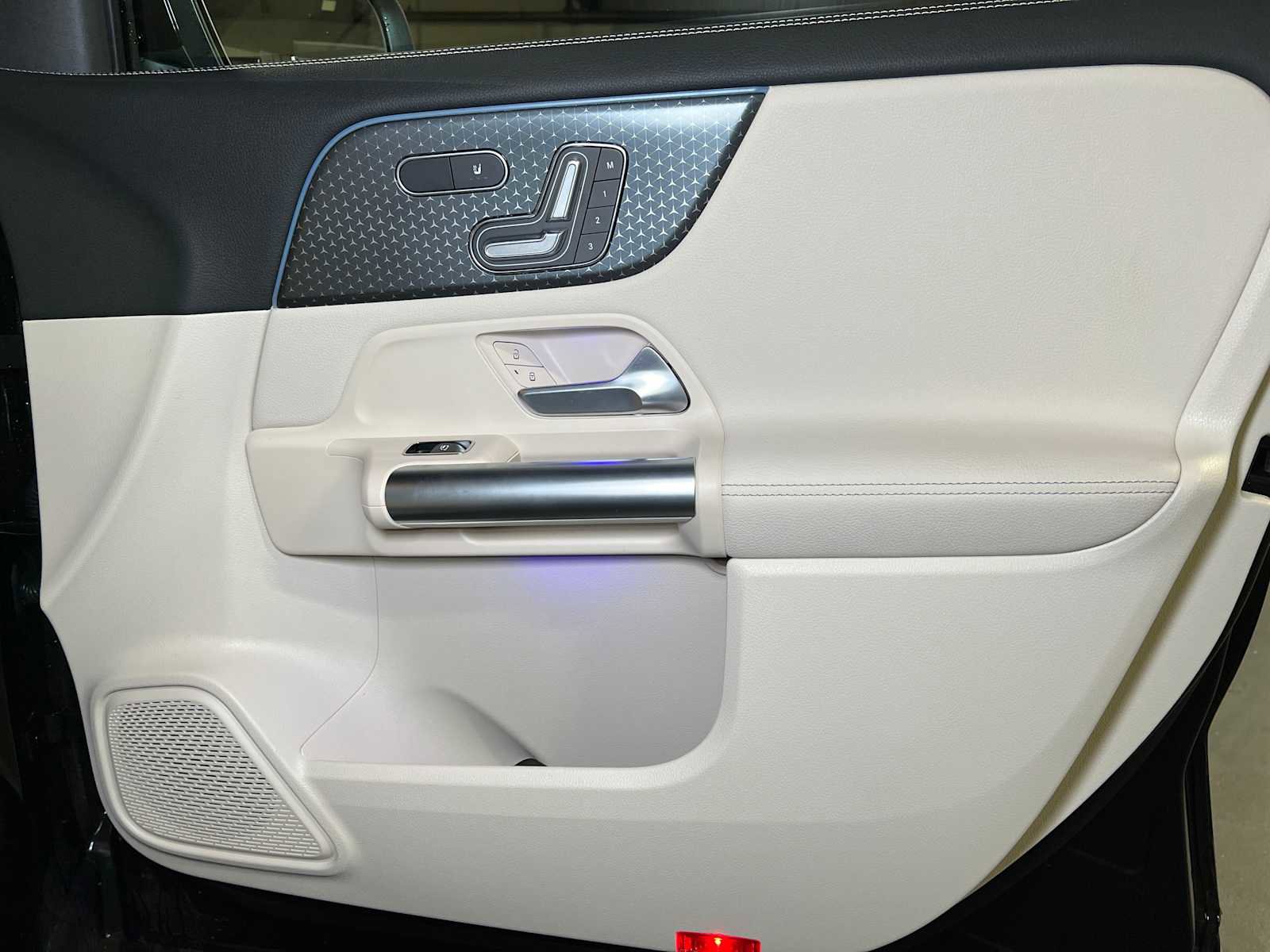 Used 2025 Mercedes-Benz GLA 250 4MATIC image 7