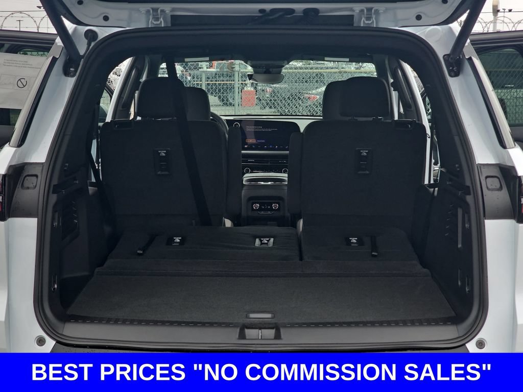 New 2026 Chevrolet Traverse LT w/ Midnight/Sport Edition FWD image 13
