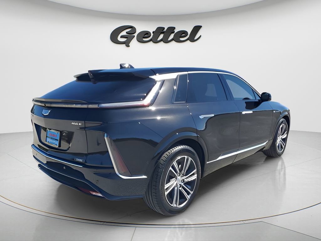 Used 2025 Cadillac Lyriq Luxury image 8