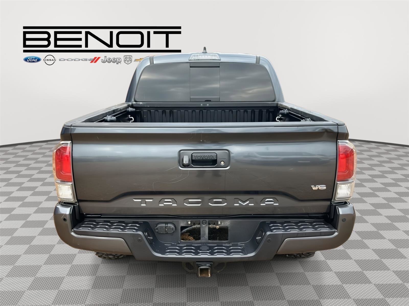 Used 2023 Toyota Tacoma TRD Off-Road w/ Technology Package image 6