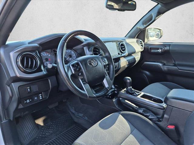Used 2021 Toyota Tacoma TRD Off-Road w/ Technology Package AWD/4WD image 10