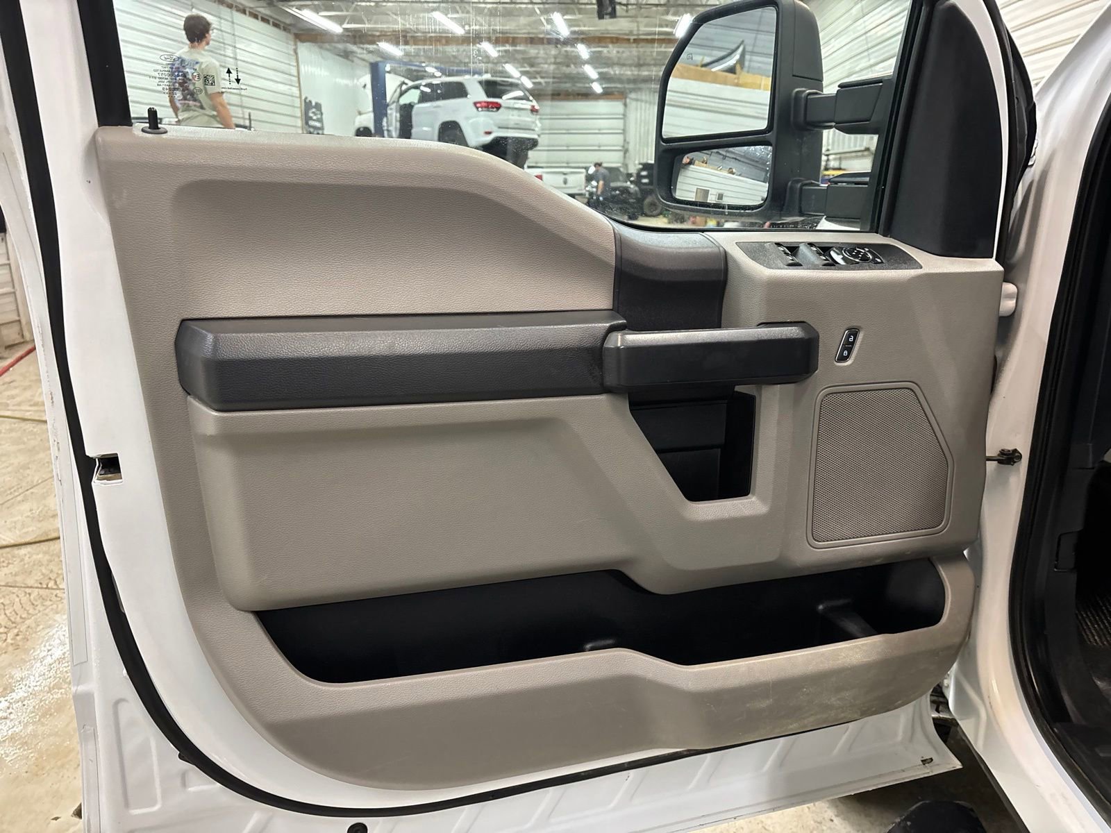 Used 2022 Ford F250 XL w/ STX Appearance Package AWD/4WD image 11