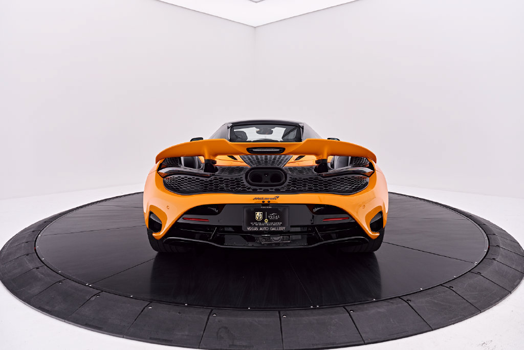 Used 2025 McLaren 750S Spider RWD image 17