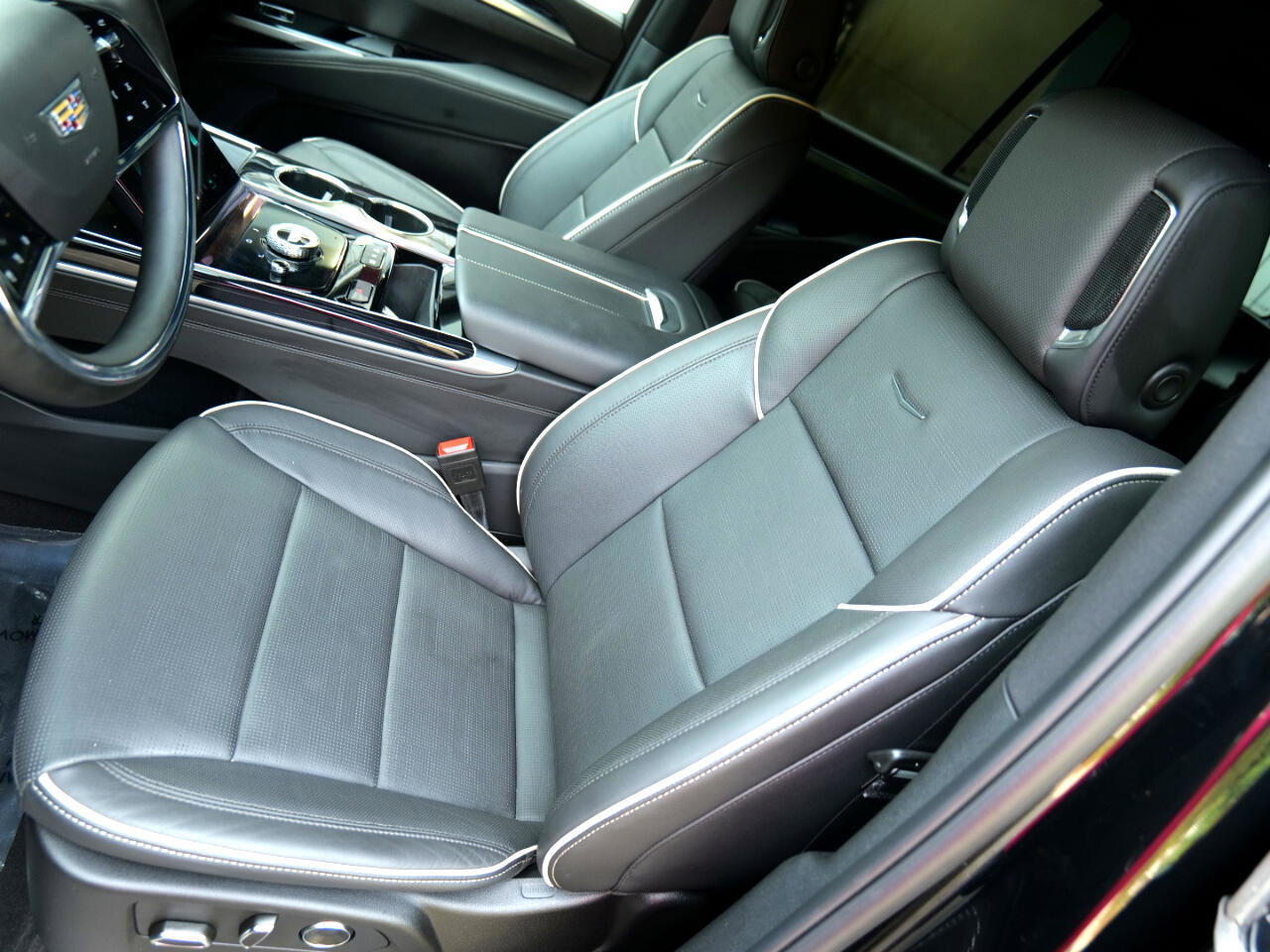 Used 2025 Cadillac Escalade Sport w/ Touring Package image 12