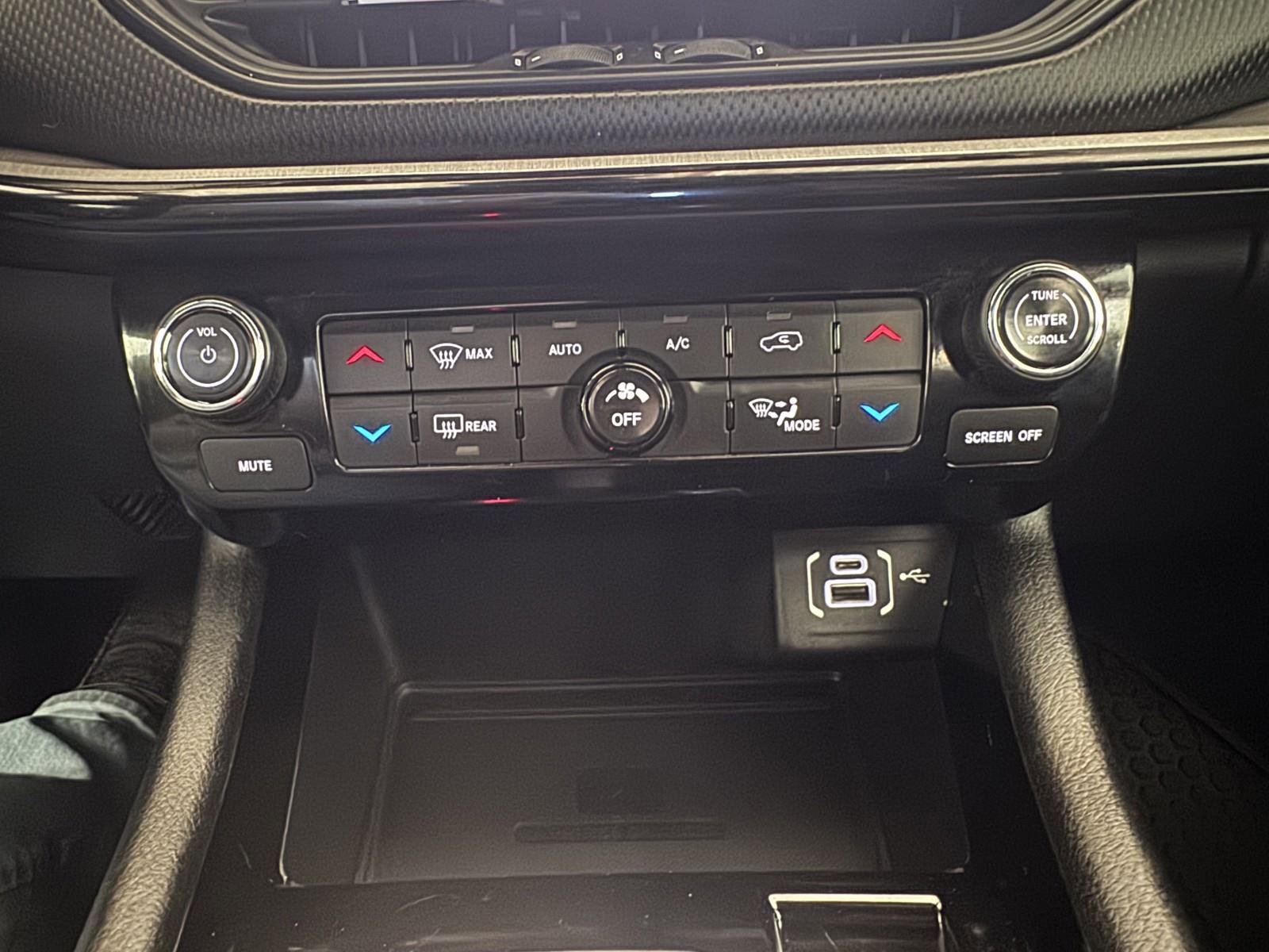 Used 2023 Jeep Compass Trailhawk w/ Trailhawk Elite Group image 15