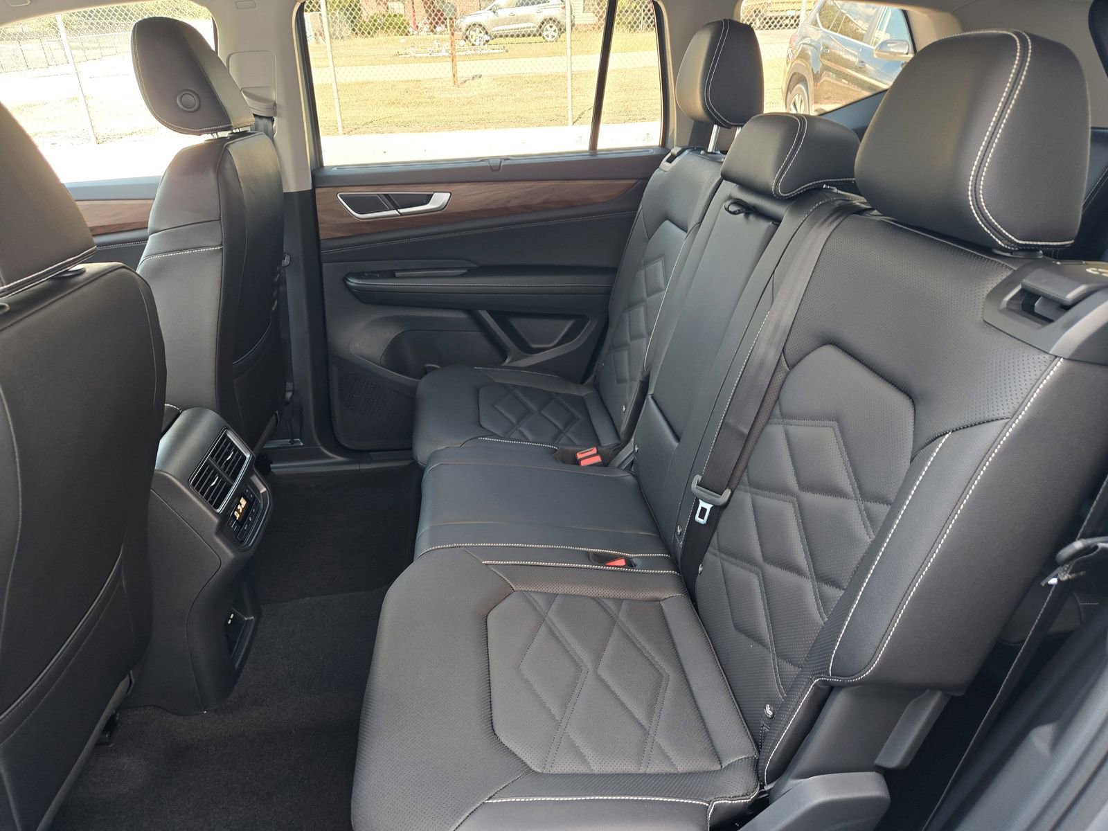 New 2026 Volkswagen Atlas SE image 19