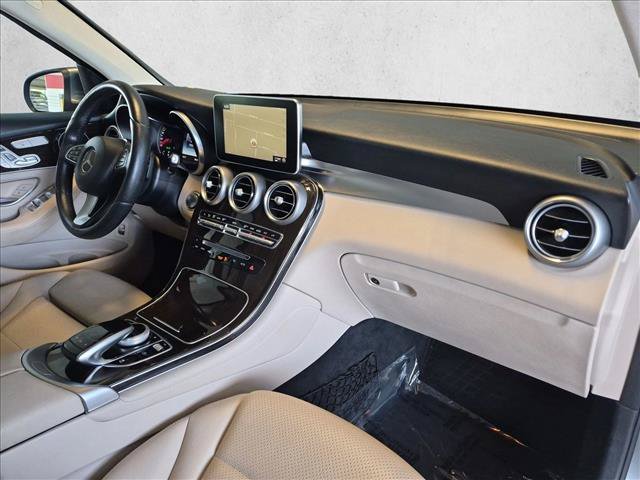 Used 2016 Mercedes-Benz GLC 300 4MATIC image 22