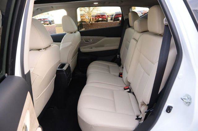 Used 2024 Nissan Murano SL image 11