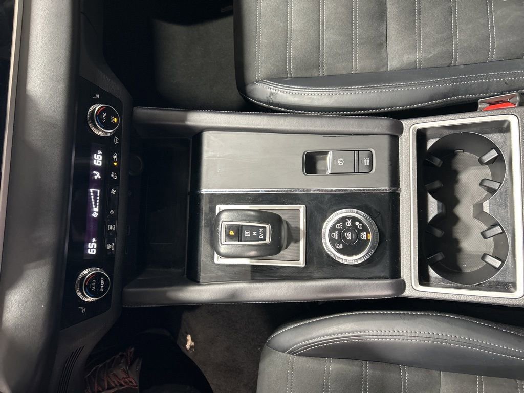 Used 2024 Mitsubishi Outlander SE image 16