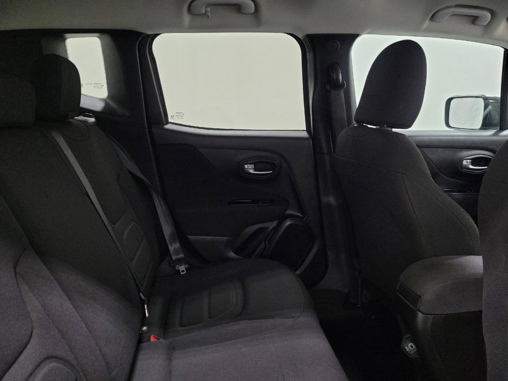 Used 2020 Jeep Renegade Latitude AWD/4WD image 19