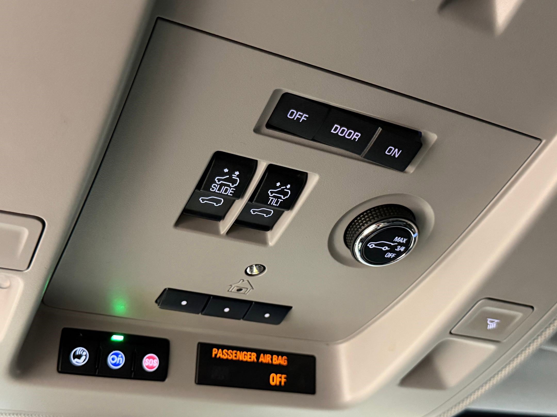Used 2018 Cadillac Escalade Luxury RWD image 33