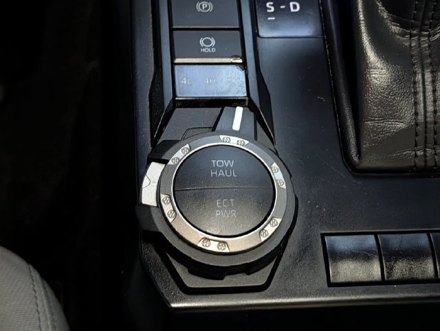 Used 2024 Toyota Tacoma SR5 AWD/4WD image 16