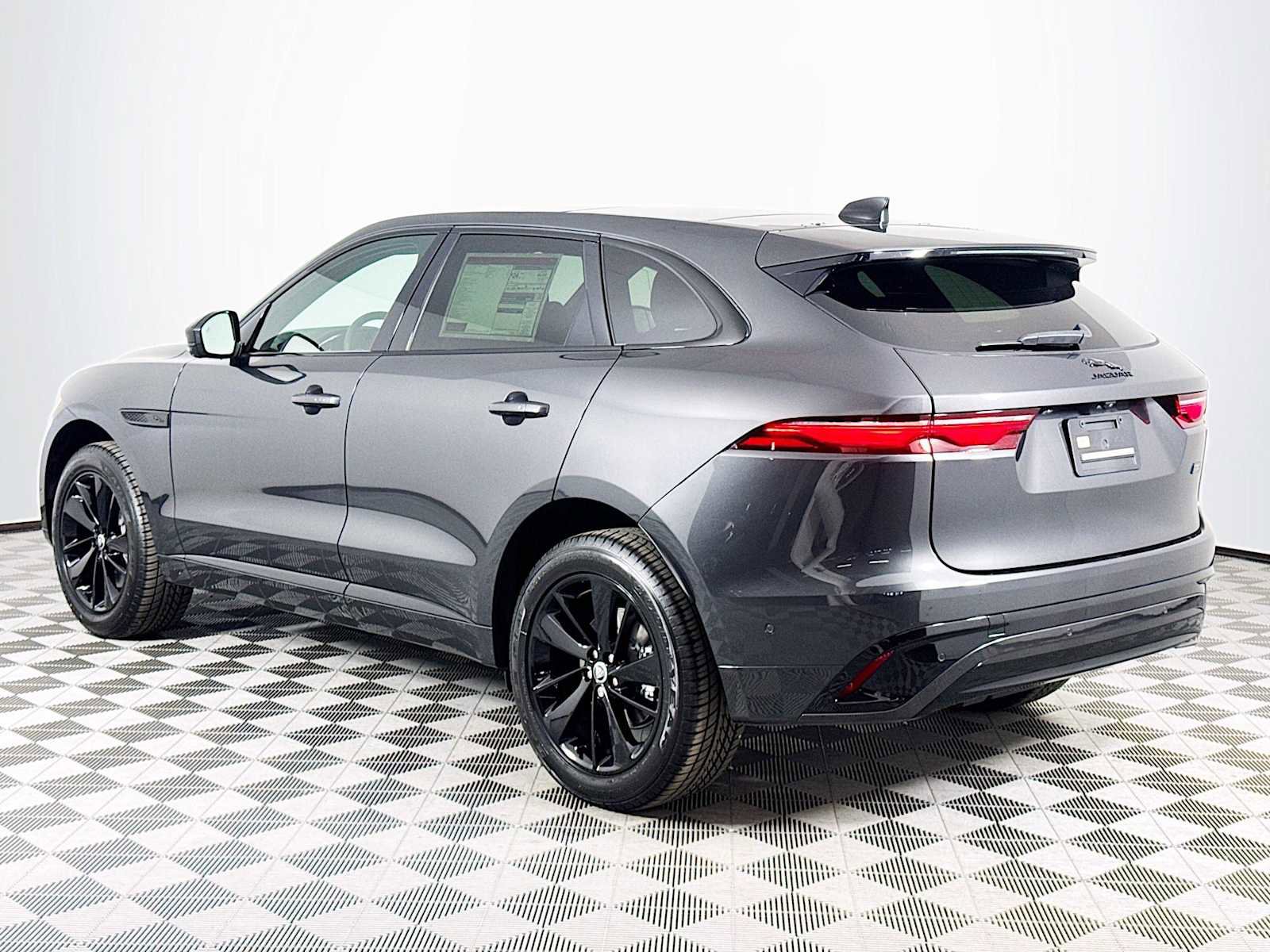 New 2026 Jaguar F-PACE R-Dynamic S image 6