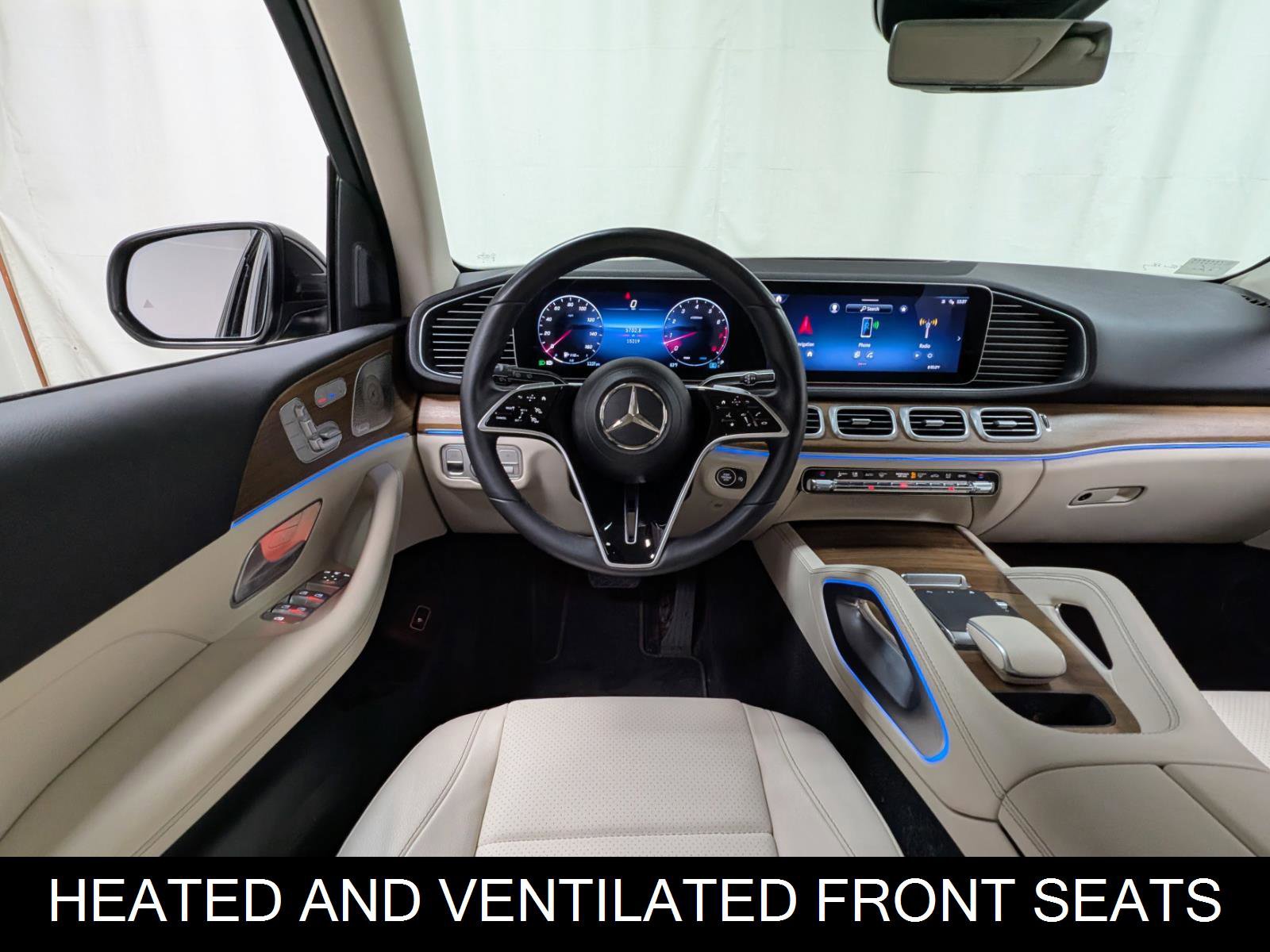 Used 2024 Mercedes-Benz GLE 350 4MATIC w/ AMG Line Exterior image 2