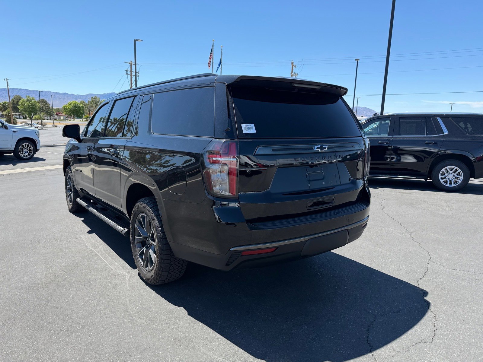 Used 2022 Chevrolet Suburban Z71 w/ Luxury Package AWD/4WD image 5