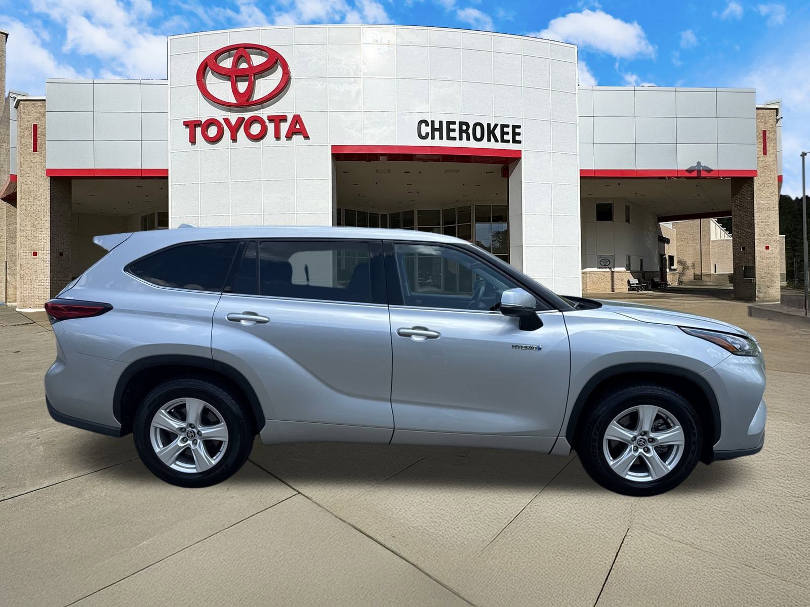 Used 2020 Toyota Highlander LE image 6