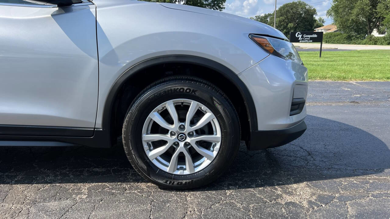 Used 2018 Nissan Rogue SV w/ Premium Package image 9