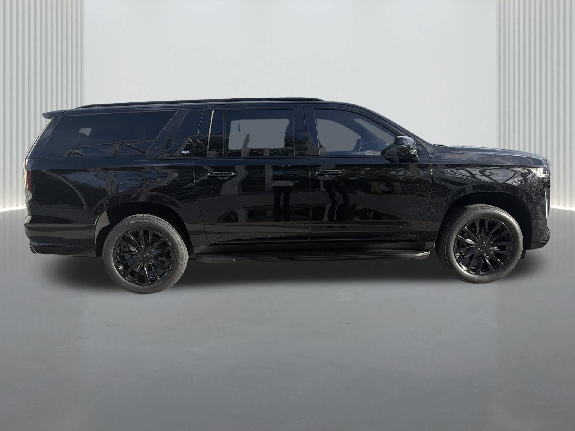 Certified 2022 Cadillac Escalade ESV Luxury RWD image 9