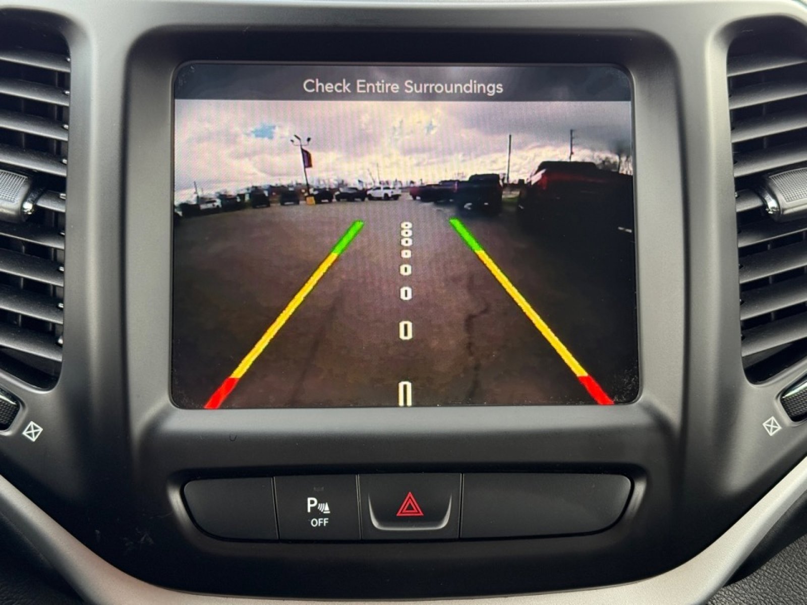 Used 2017 Jeep Cherokee Overland AWD/4WD image 14