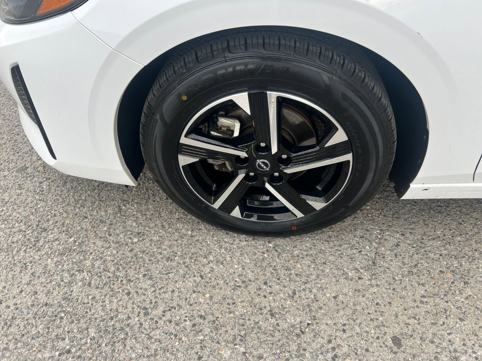 Used 2024 Nissan Sentra SV FWD image 28