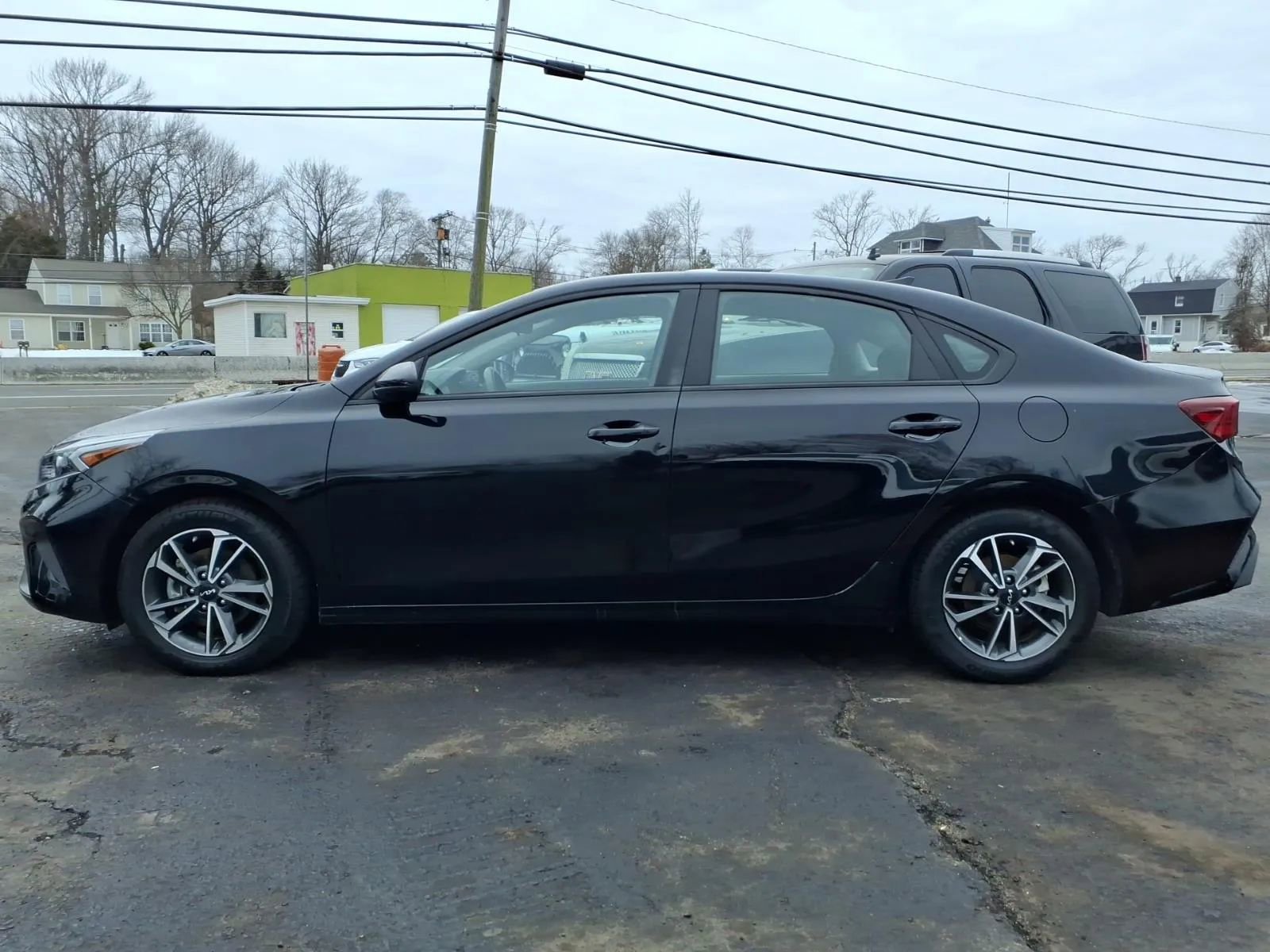 Used 2023 Kia Forte LXS FWD image 6