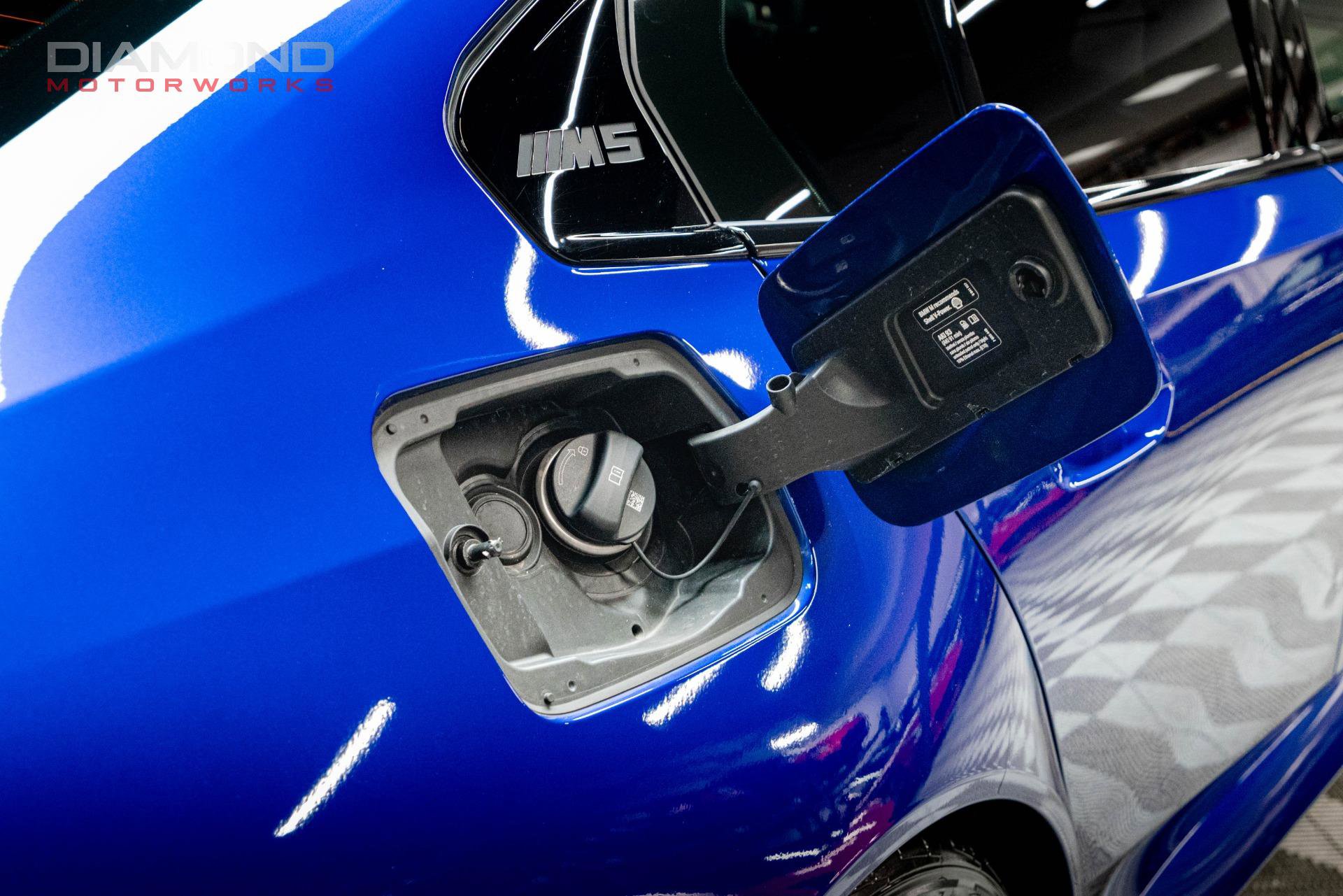 Used 2025 BMW M5 w/ Carbon Package image 49