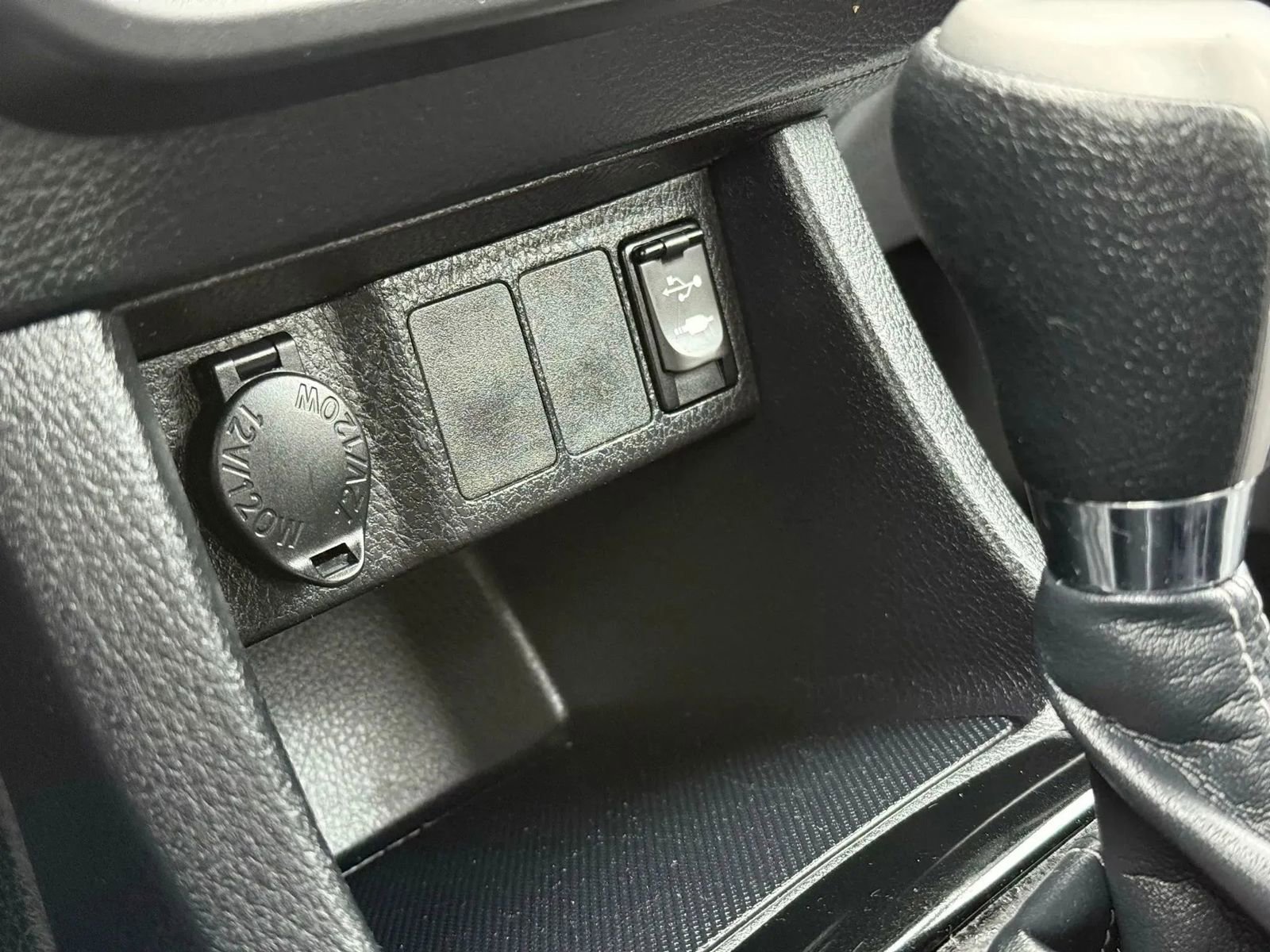 Used 2015 Toyota Corolla S image 32