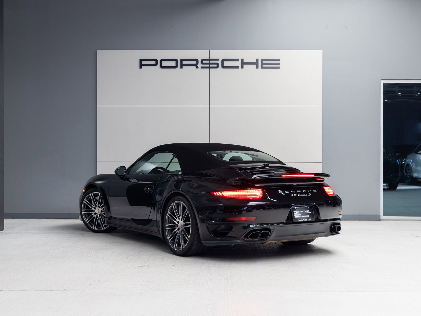 Certified 2014 Porsche 911 Turbo S image 3