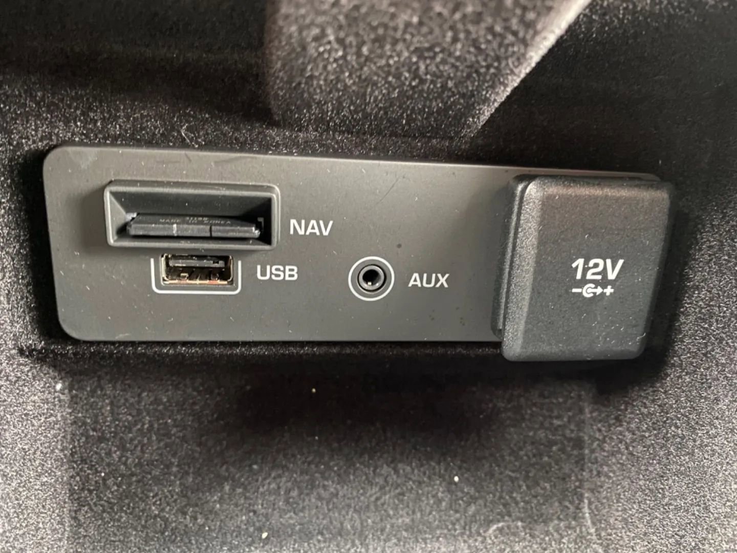Used 2019 Land Rover Discovery Sport HSE AWD/4WD image 20