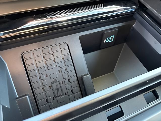 New 2026 Ford F350 Lariat w/ Black Appearance Package image 32