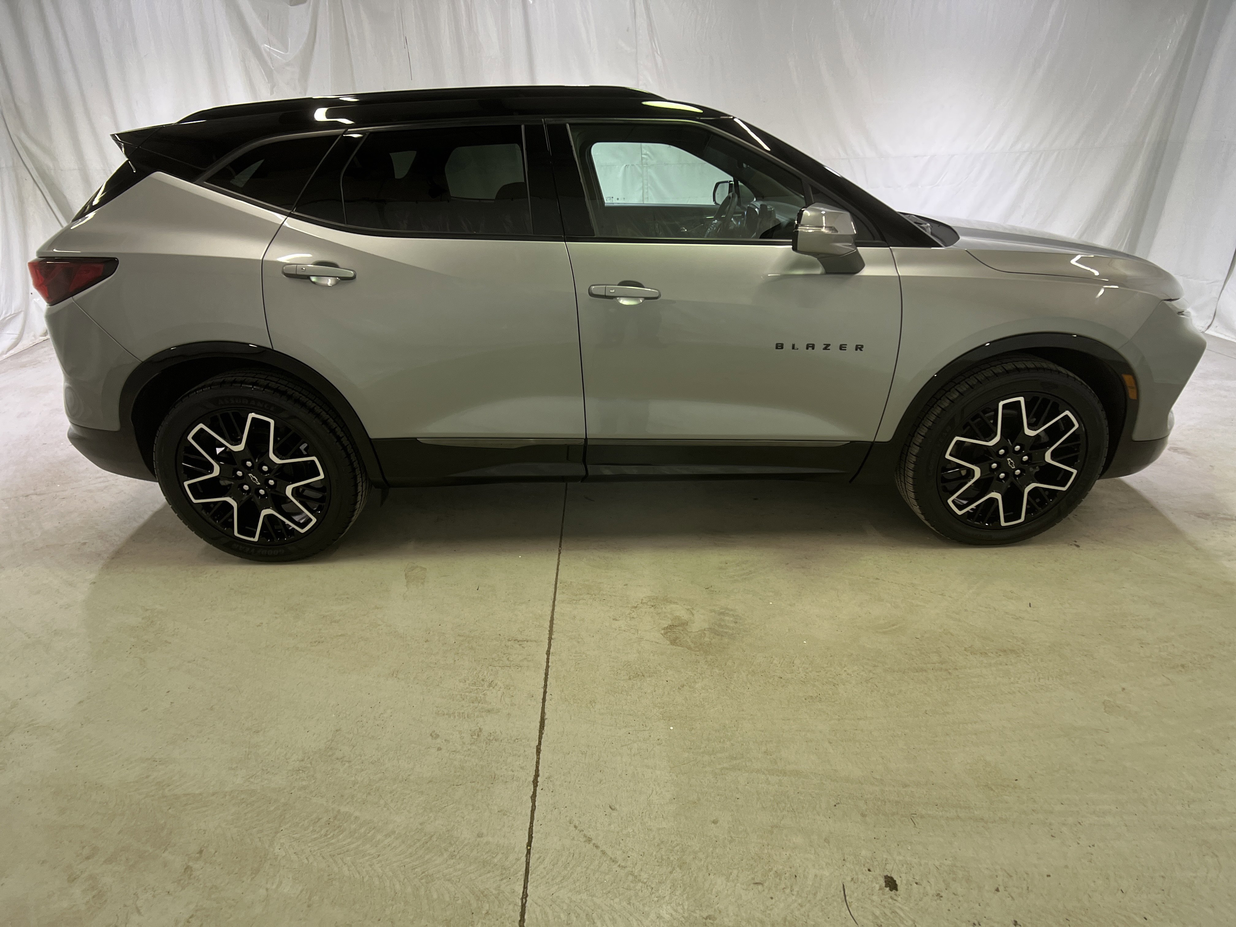 Certified 2023 Chevrolet Blazer RS w/ Driver Confidence II Package image 12