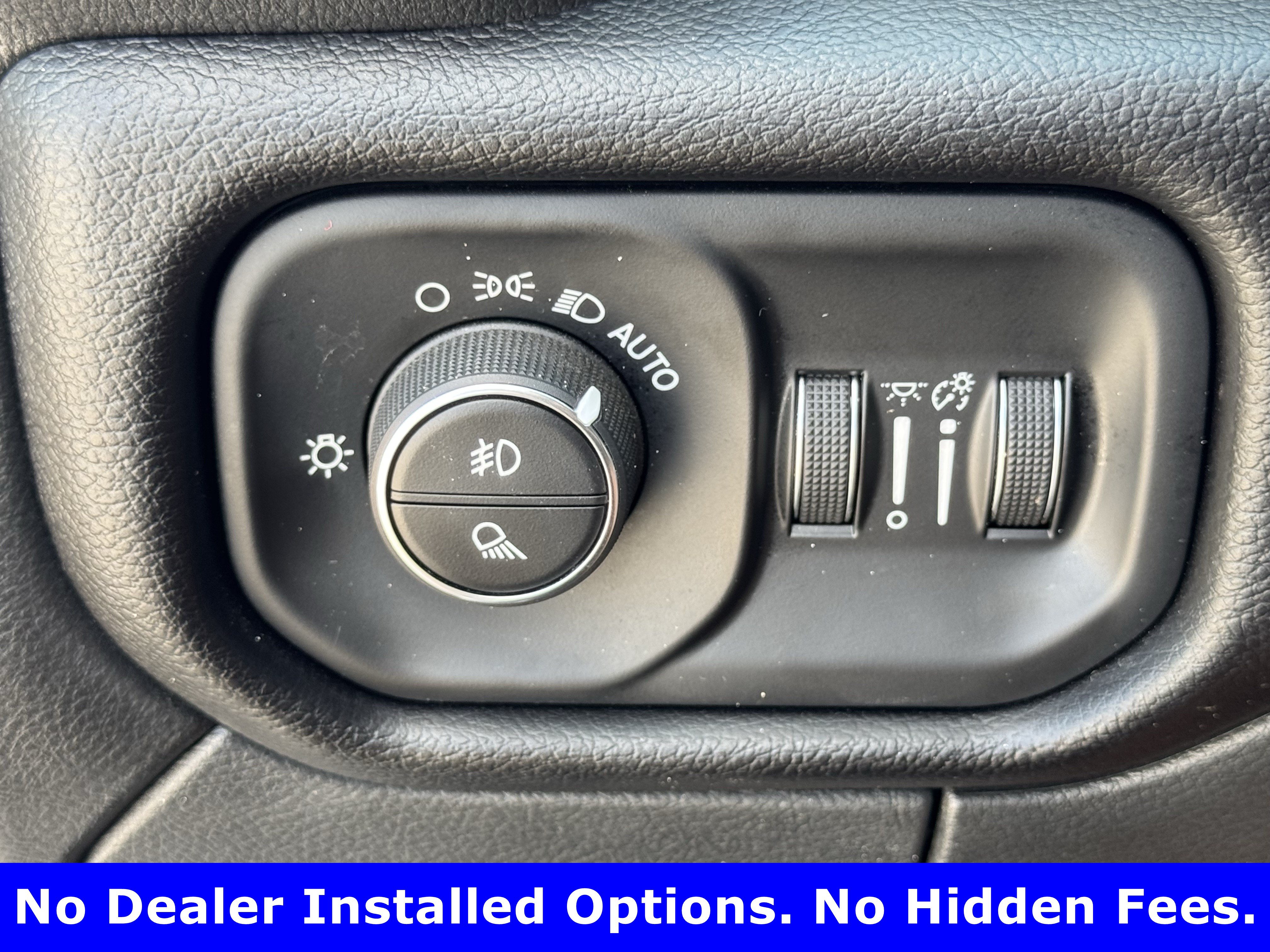 Used 2025 RAM 2500 Laramie AWD/4WD image 21