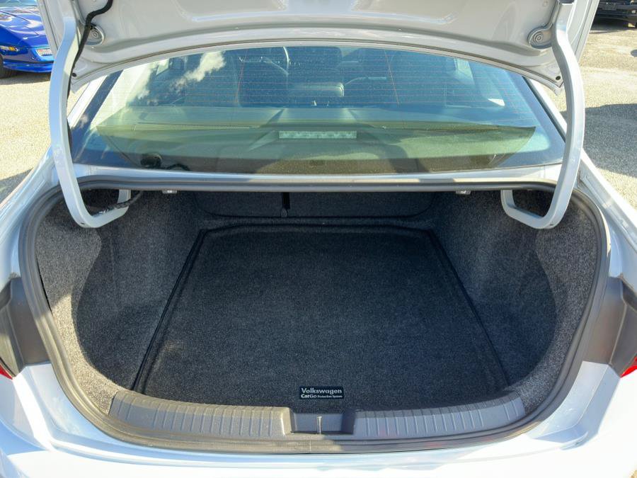 Used 2019 Volkswagen Jetta SE w/ Cold Weather Package FWD image 34