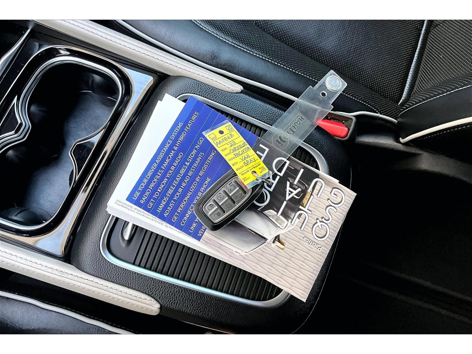 Used 2022 Chrysler Pacifica Limited FWD image 58