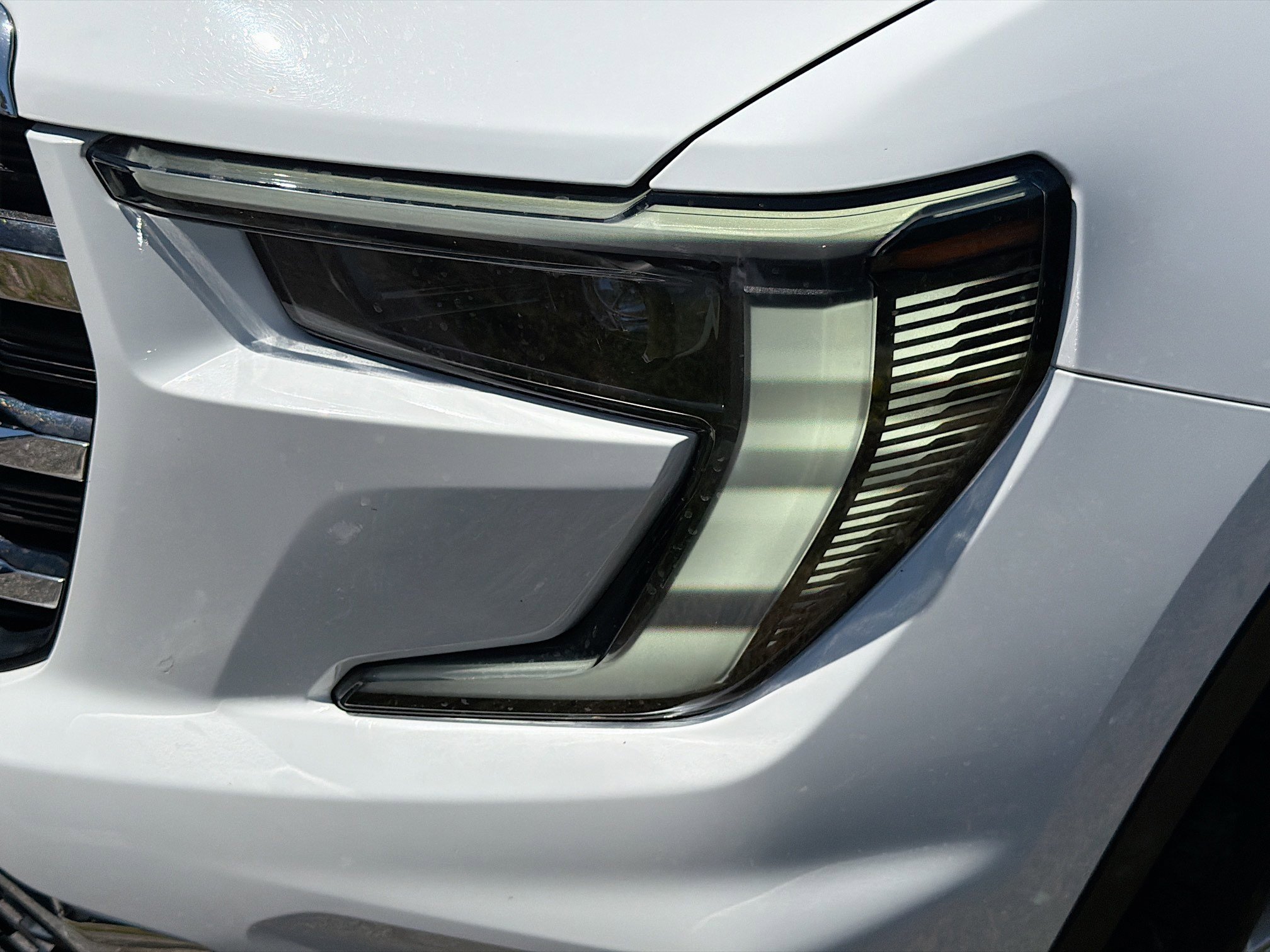 Used 2024 GMC Acadia Elevation image 8