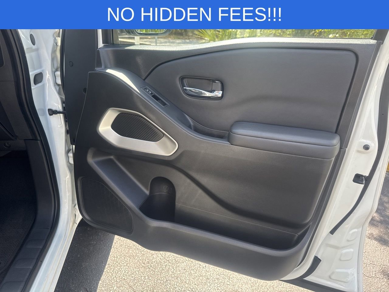 Used 2022 Nissan Frontier SV w/ Technology Package image 12