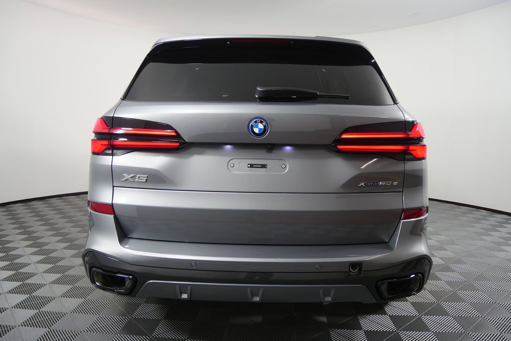 Used 2026 BMW X5 xDrive50e w/ M Sport Package AWD/4WD image 4